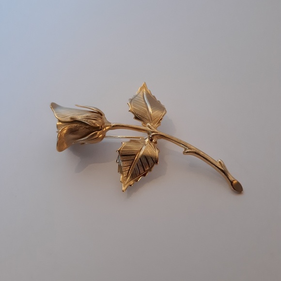 Jewelry - 💓   Vintage Rose Pin